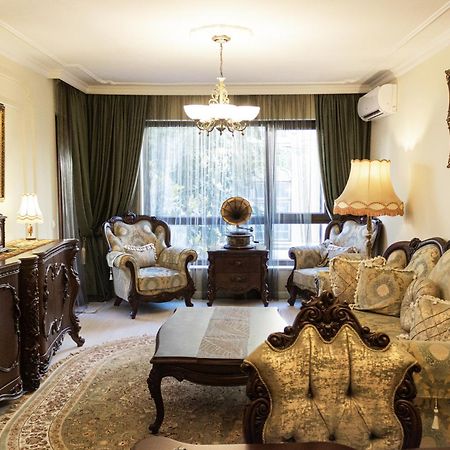 Central Luxury Antique Apartment ヴァルナ エクステリア 写真