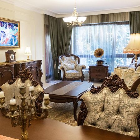 Central Luxury Antique Apartment ヴァルナ エクステリア 写真