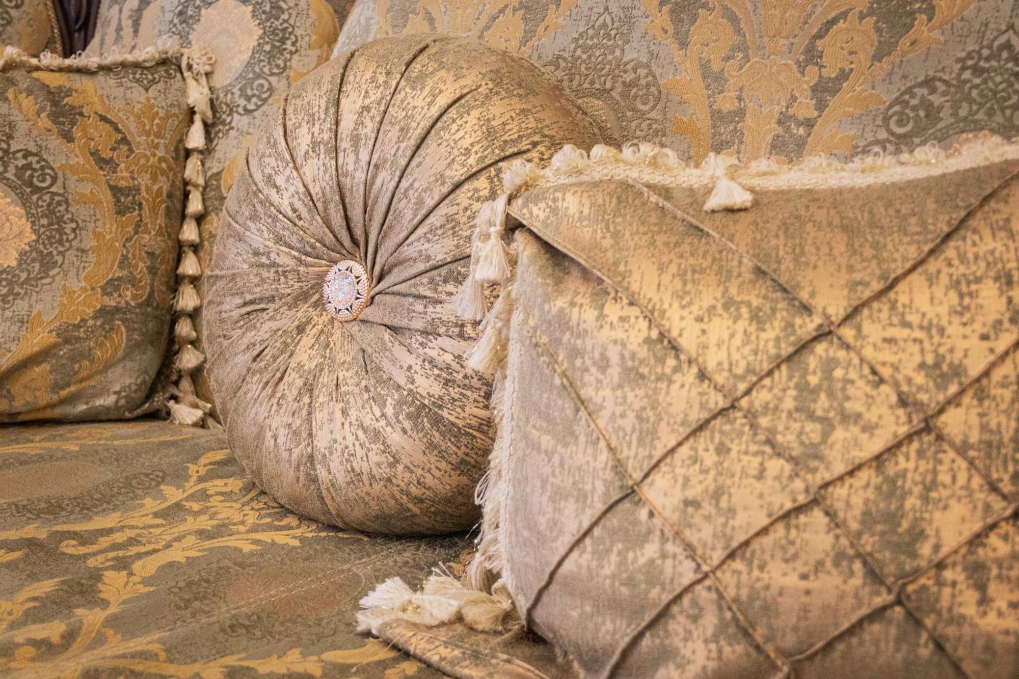 Central Luxury Antique Apartment ヴァルナ エクステリア 写真