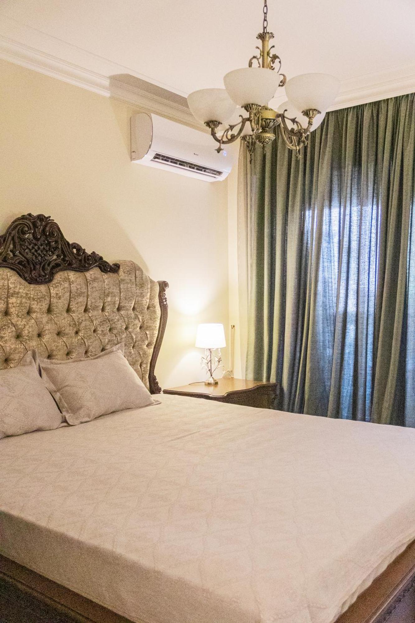 Central Luxury Antique Apartment ヴァルナ エクステリア 写真
